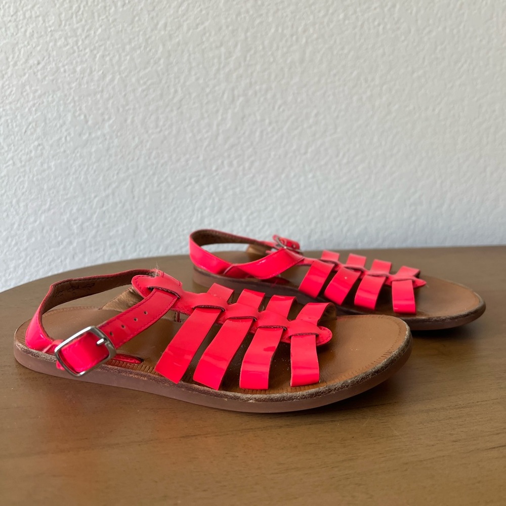 Pom d’api plagette strap sandals in hot pink patent leather! Made in France
